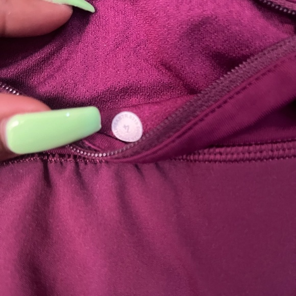 Lululemon skirt size 4 - Picture 3 of 3